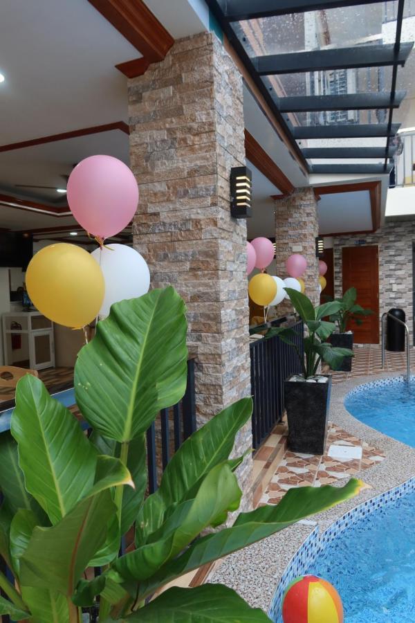 The Legacy Hotel Tayabas Extérieur photo